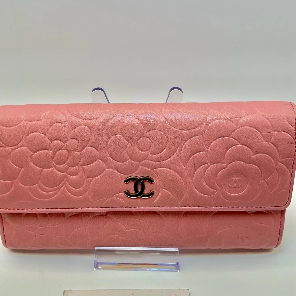 Chanel Pink Floral Embossed Wallet - Picture 8 of 9